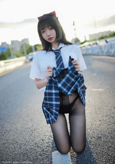 《商务旅游和女老板戴的帽子》